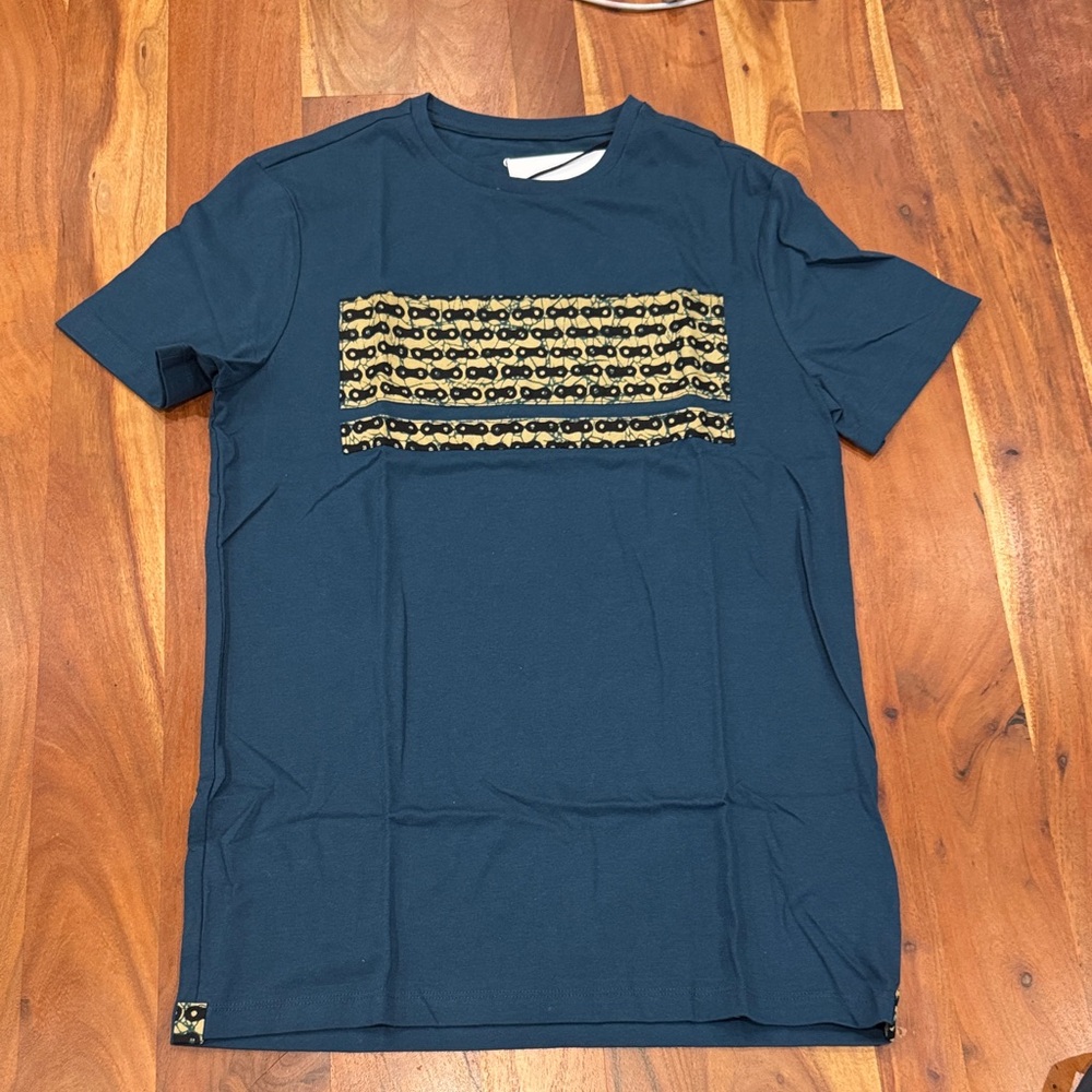 Goodfellow &‎ Co Navy T-Shirt with Gold Pattern